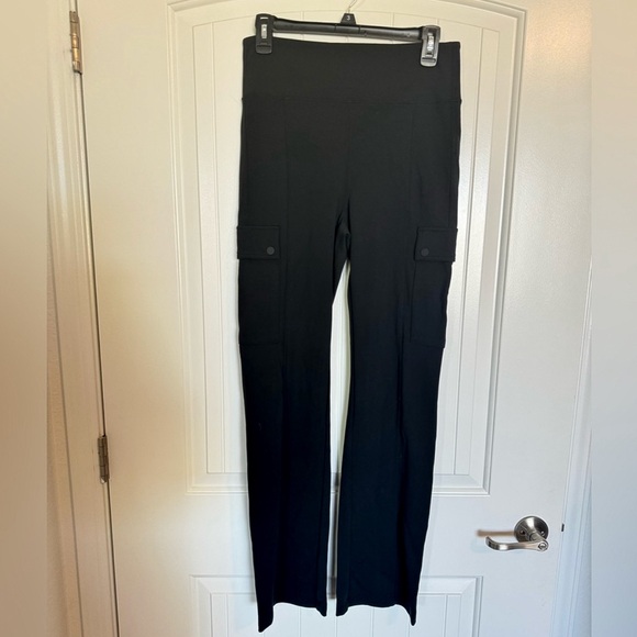 Athleta Delancey Black Cargo Athletic Pants Size Small - Picture 1 of 5